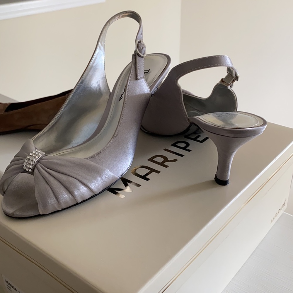Shoes - Open Toe - Picture 2 of 2